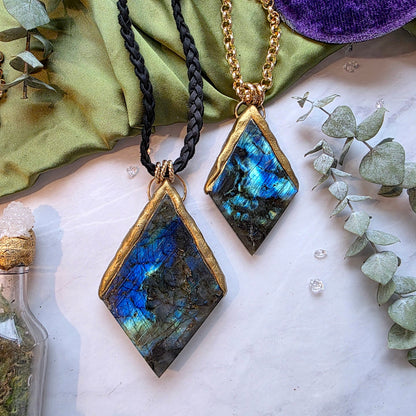 Queen Labradorite Talisman